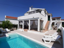 Rodinn&yacute; dom pri Rogoznici