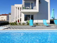 Vila v Zatone