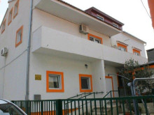 Apartm&aacute;nov&yacute; dom pri Zadare