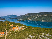 Pozemok s potencionálom, Pelješac