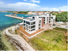 Luxusn&eacute; apartm&aacute;ny priamo pri mori, Privlaka