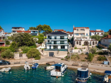 Vila v 1. rade pri Rogoznici
