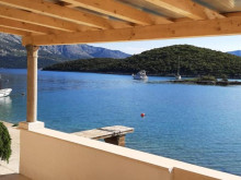 4 apartmány v 2 domoch na Korčule