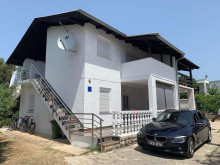 Dom s 2 apartmánmi v Petrčane