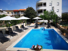 Vila s apartmánmi v Rogoznici