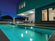 Dve luxusn&eacute; vily 5 s baz&eacute;nmi &ndash; Ka&scaron;tel Kambelovac | Vynikaj&uacute;ca invest&iacute;cia s n&aacute;vratnosťou za 8 rokov