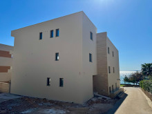 Apartm&aacute;n so z&aacute;hradou v 1. rade - Mandre
