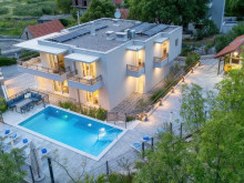 Vila s vyhrievan&yacute;m baz&eacute;nom - Zagvozd, Rastovac